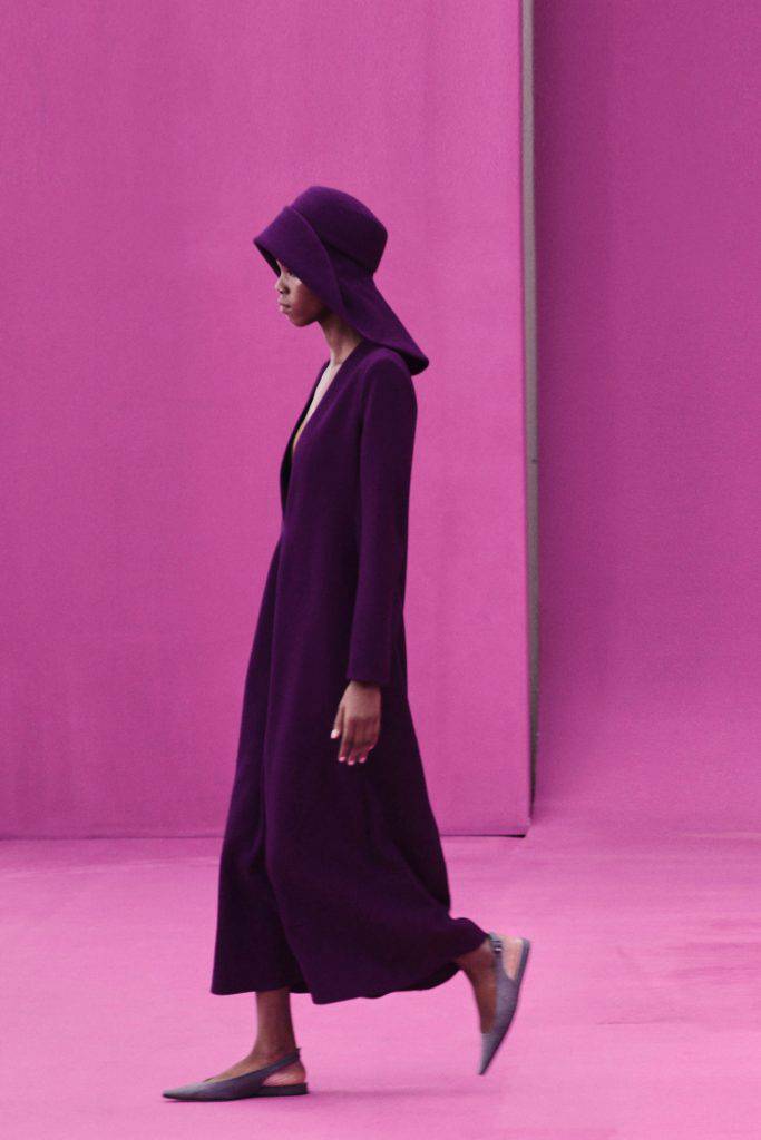 Tear or wear? The Strangest Hats Captured on Runway