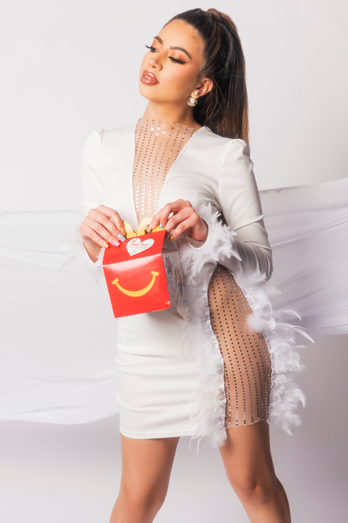 Muse: JACQUELINE MOSA