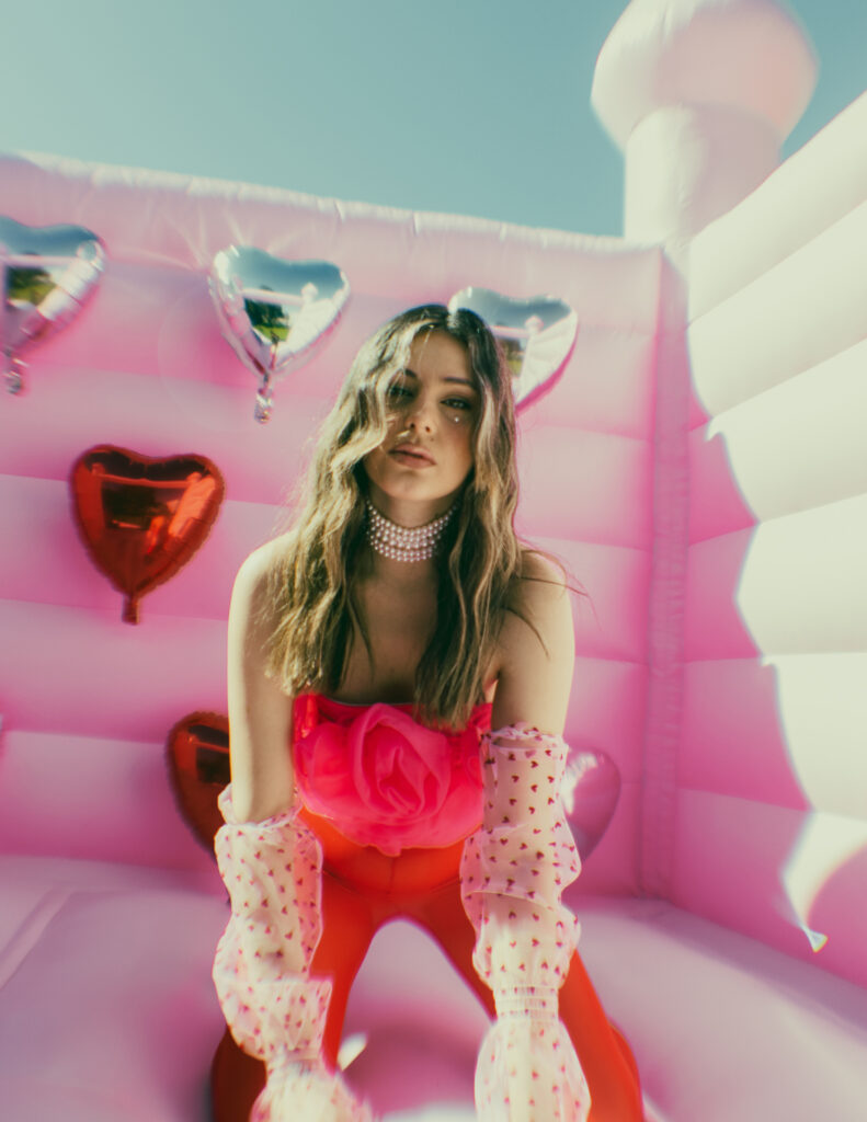 Sibeli Velázquez: BOUNCING LOVE