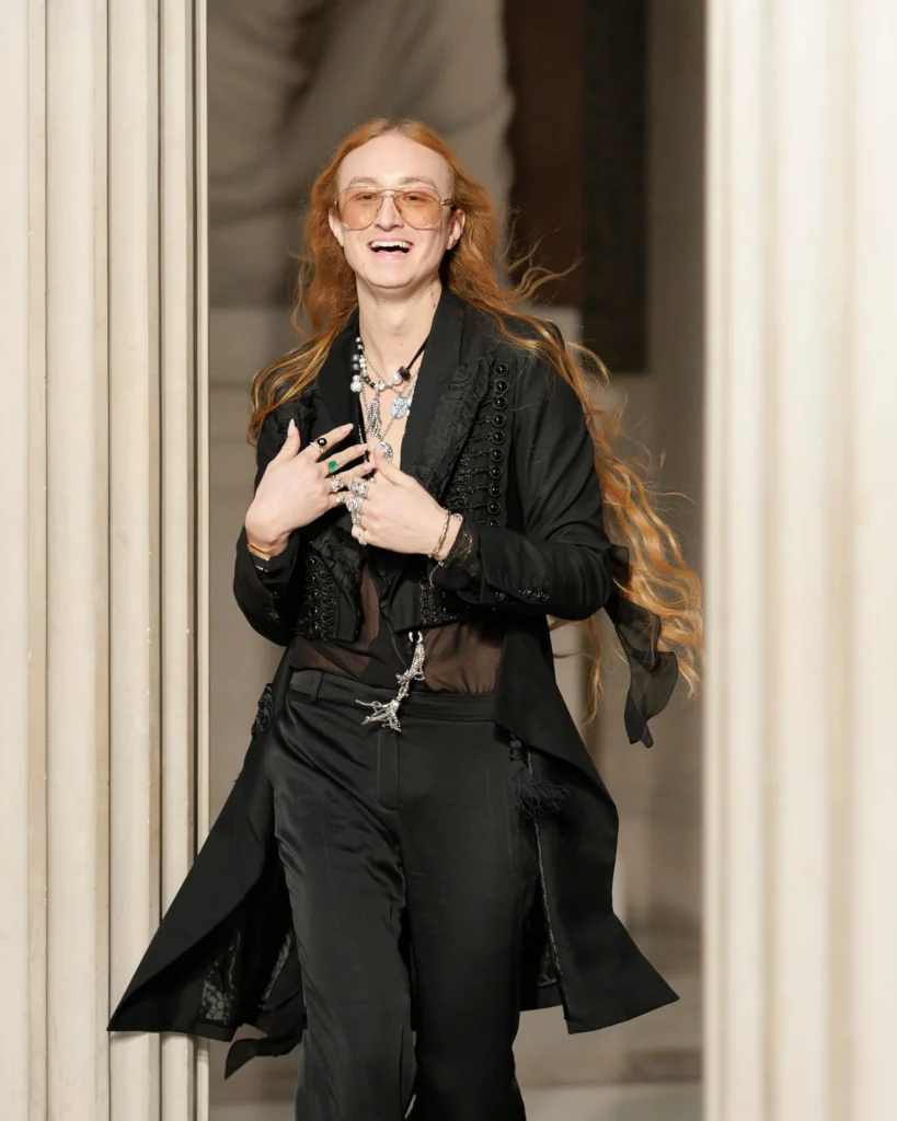 HARRIS REED LEAVES NINA RICCI